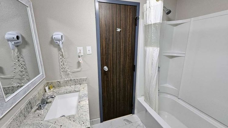 Days Inn Berlin Meriden Room