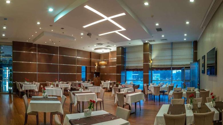 <b>Ramada Kahramanmaras Restaurant</b>. Images powered by <a href="https://iceportal.shijigroup.com/" title="IcePortal" target="_blank">IcePortal</a>.