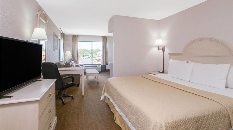 <b>Days Inn & Suites Navarre Conference Ctr Suite</b>. Images powered by <a href="https://iceportal.shijigroup.com/" title="IcePortal" target="_blank">IcePortal</a>.