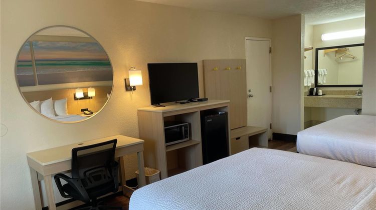 Days Inn & Suites Navarre Conference Ctr Room