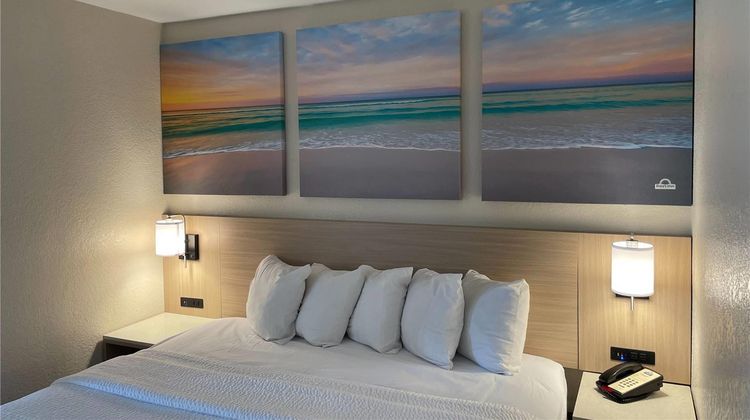 Days Inn & Suites Navarre Conference Ctr Room