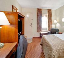 Ramada West Memphis Room