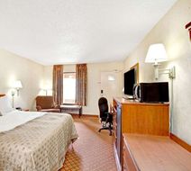 Ramada West Memphis Room