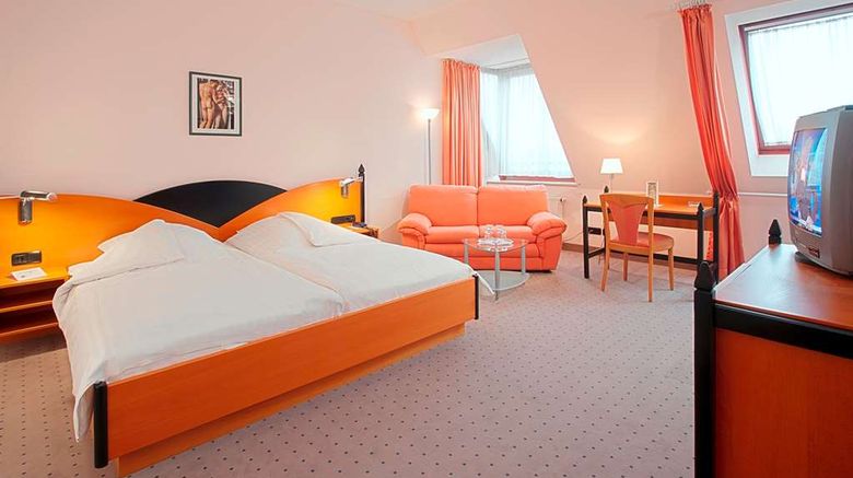 <b>TRYP by Wyndham Kassel City Centre Hotel Room</b>. Images powered by <a href="https://iceportal.shijigroup.com/" title="IcePortal" target="_blank">IcePortal</a>.