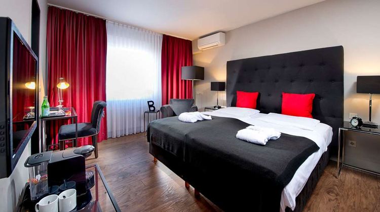 TRYP by Wyndham Bremen Airport Room
