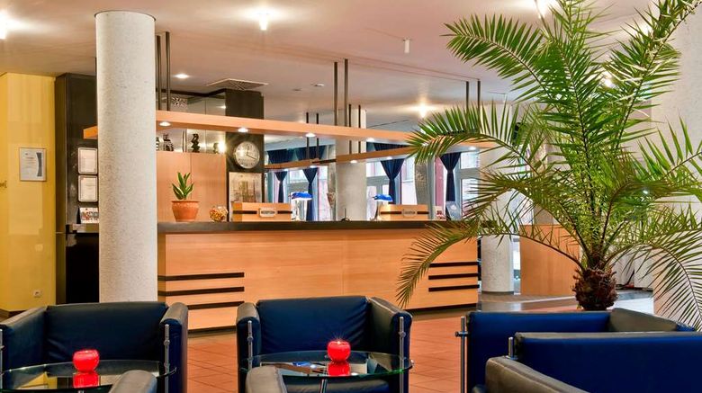 <b>Tryp by Wyndham Halle Lobby</b>. Images powered by <a href="https://iceportal.shijigroup.com/" title="IcePortal" target="_blank">IcePortal</a>.