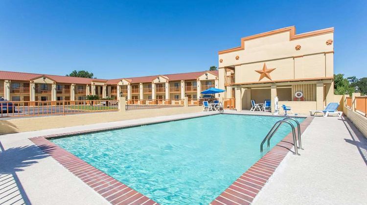 Days Inn Orange Pool