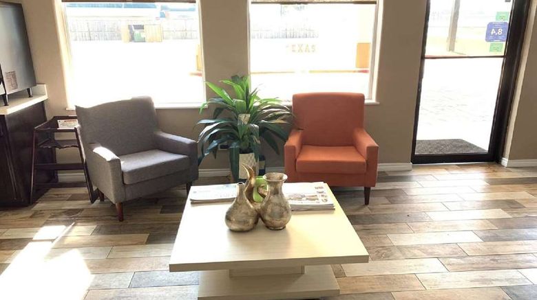<b>Days Inn Orange Lobby</b>. Images powered by <a href="https://iceportal.shijigroup.com/" title="IcePortal" target="_blank">IcePortal</a>.