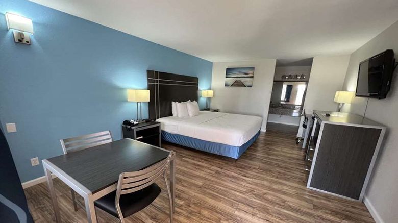 <b>Days Inn Orange Room</b>. Images powered by <a href="https://iceportal.shijigroup.com/" title="IcePortal" target="_blank">IcePortal</a>.