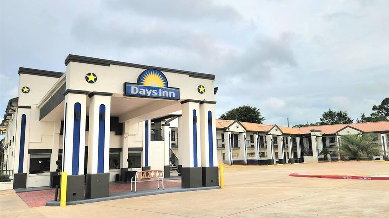 <b>Days Inn Orange Exterior</b>. Images powered by <a href="https://iceportal.shijigroup.com/" title="IcePortal" target="_blank">IcePortal</a>.
