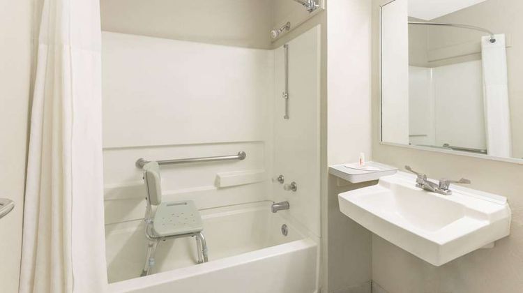 Baymont by Wyndham Henrietta/Rochester Room