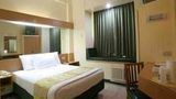 Microtel Inn & Suites by Wyndham Tarlac Room