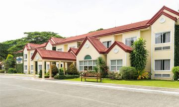 Microtel Inn & Suites by Wyndham Tarlac