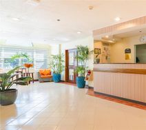 Microtel Inn & Suites by Wyndham Tarlac Lobby