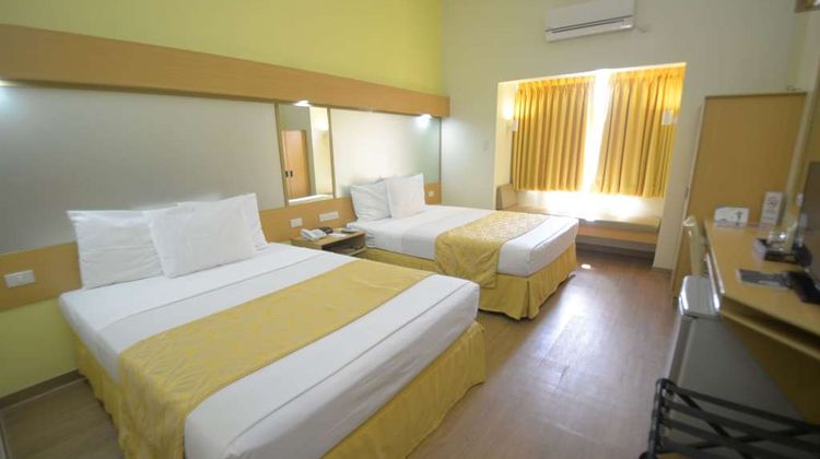 Microtel Inn & Suites by Wyndham Davao Room