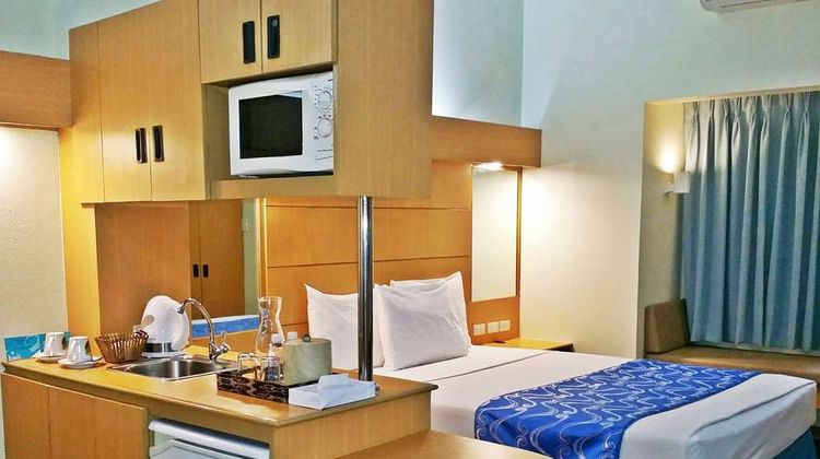 Microtel Inn & Suites by Wyndham Davao Room