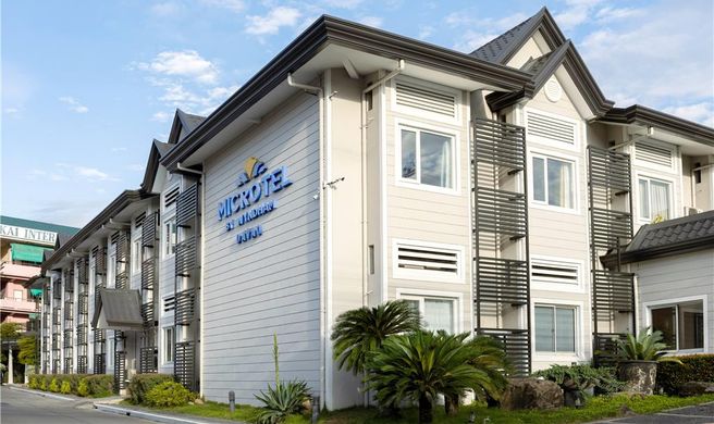 Microtel Inn & Suites by Wyndham Davao Exterior