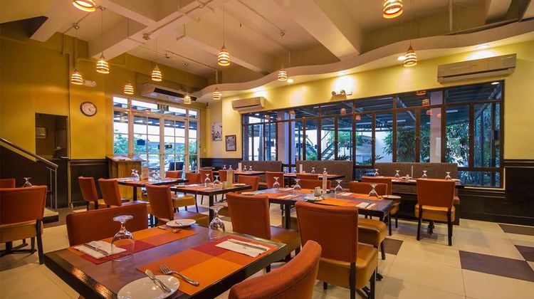 Microtel Santo Tomas Restaurant