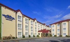 Microtel Santo Tomas
