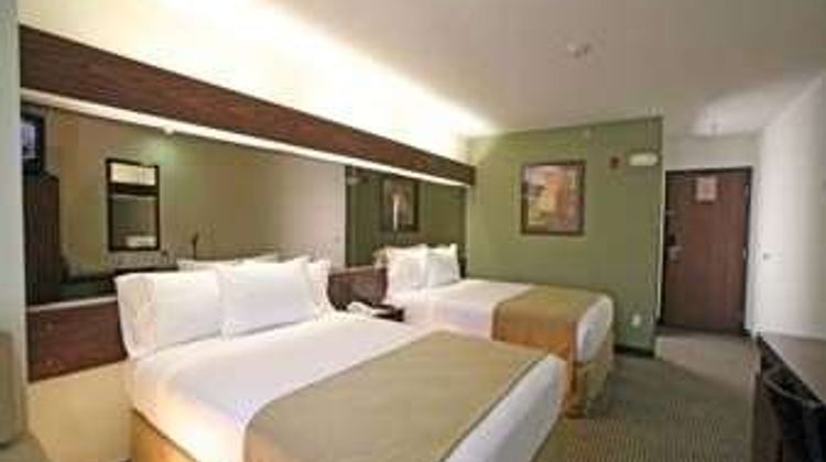 Microtel Inn & Suites Ciudad Juarez Room
