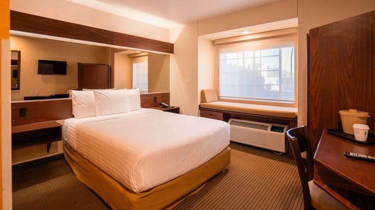 Microtel Inn & Suites Ciudad Juarez Room