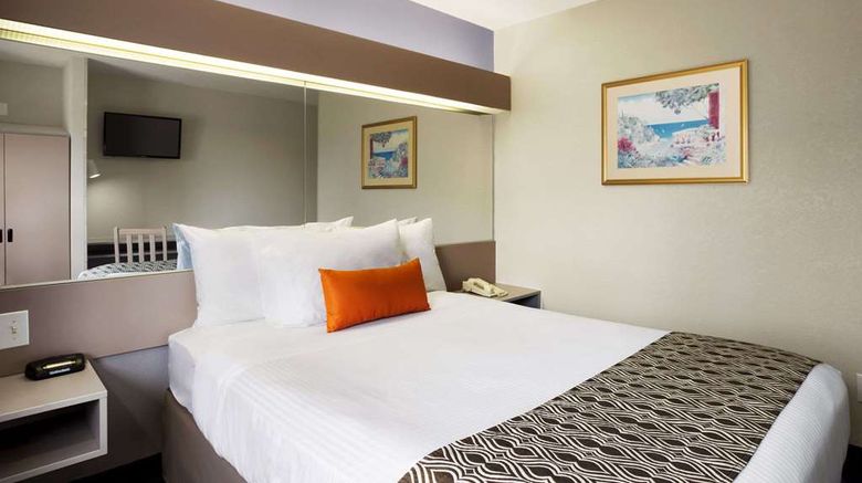 <b>Microtel Inn & Suites Louisville East Room</b>. Images powered by <a href="https://iceportal.shijigroup.com/" title="IcePortal" target="_blank">IcePortal</a>.