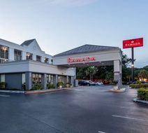 Ramada by Wyndham Altamonte Springs Exterior
