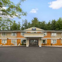 Days Inn & Suites Stevens Point