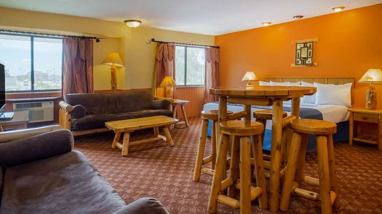 Days Inn & Suites Stevens Point Suite