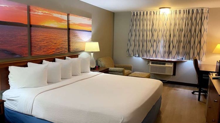 Days Inn & Suites Stevens Point Room