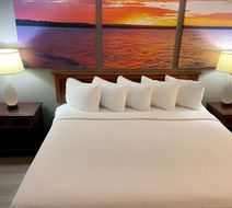 Days Inn & Suites Stevens Point Room