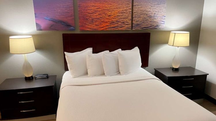 Days Inn & Suites Stevens Point Room