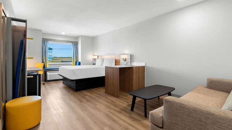 <b>Microtel Inn & Suites Tulsa East Suite</b>. Images powered by <a href="https://iceportal.shijigroup.com/" title="IcePortal" target="_blank">IcePortal</a>.