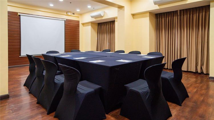 Microtel by Wyndham Baguio Meeting