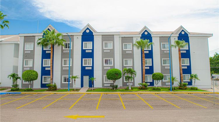 Microtel Inn & Stes by Wyndham Culiacan Exterior