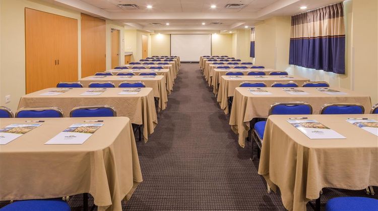 Microtel Inn & Stes by Wyndham Culiacan Meeting