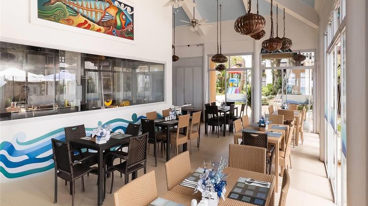 Microtel by Wyndham Boracay Restaurant