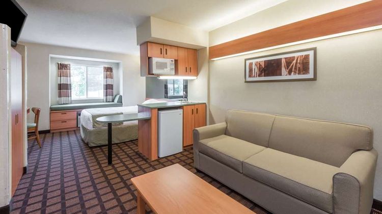 Microtel Inn & Suites Uncasville Suite