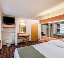 Microtel Inn & Suites Uncasville Room