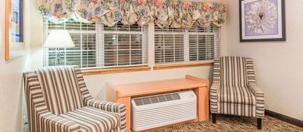Microtel Inn & Suites Uncasville Lobby