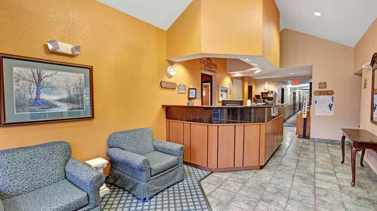 Microtel Inn & Suites Gatlinburg Lobby