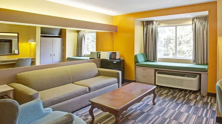 <b>Microtel Inn & Suites Gatlinburg Suite</b>. Images powered by <a href="https://iceportal.shijigroup.com/" title="IcePortal" target="_blank">IcePortal</a>.