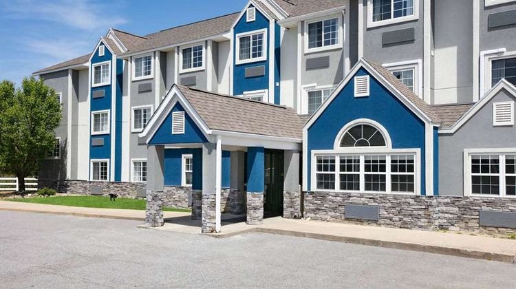 Microtel Inn & Suites by Wyndham Beckley Exterior