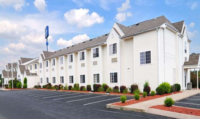 Microtel Inn & Suites Clarksville Exterior