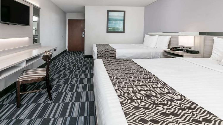 Microtel Inn & Suites Scott/Lafayette Room
