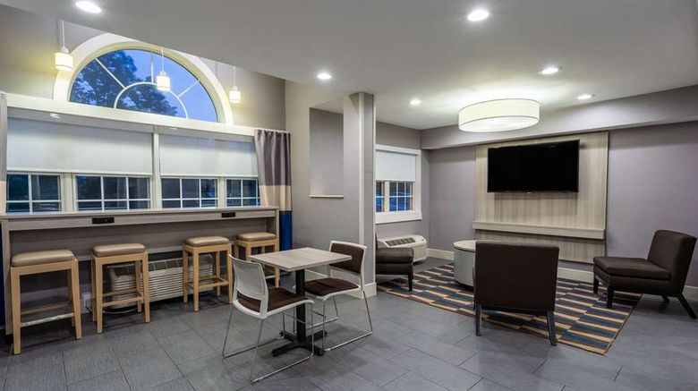 <b>Microtel Inn & Suites Bethel/Danbury Lobby</b>. Images powered by <a href="https://iceportal.shijigroup.com/" title="IcePortal" target="_blank">IcePortal</a>.