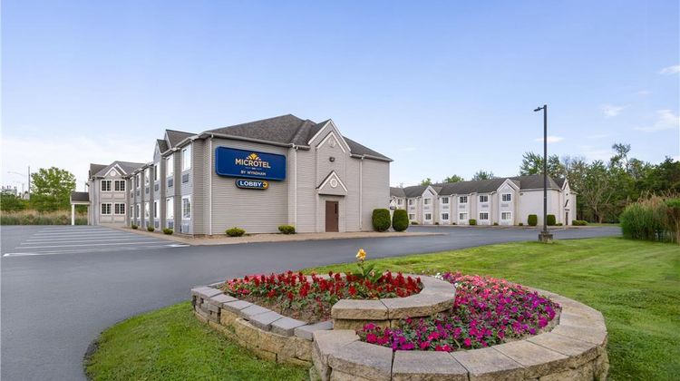 Microtel Inn & Suites Albany Airport Exterior