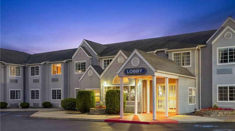 Microtel Inn & Suites Albany Airport Exterior