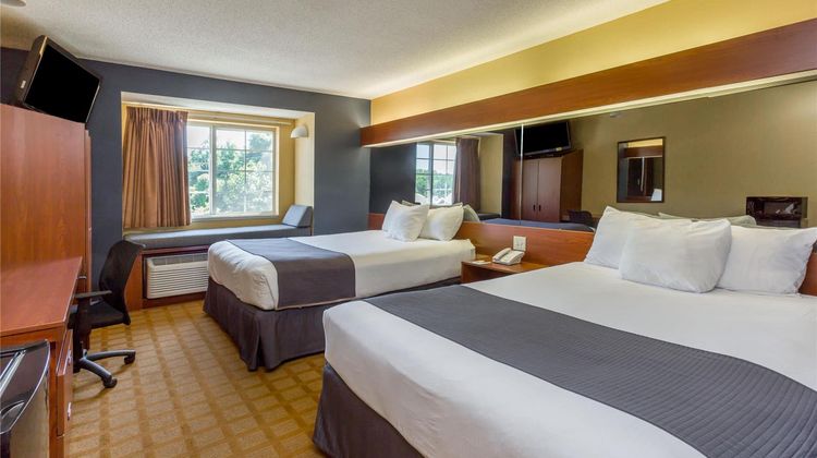 Microtel Inn & Suites Hillsborough Room