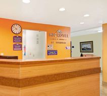 Microtel Inn & Suites Cordova/Memphis Lobby